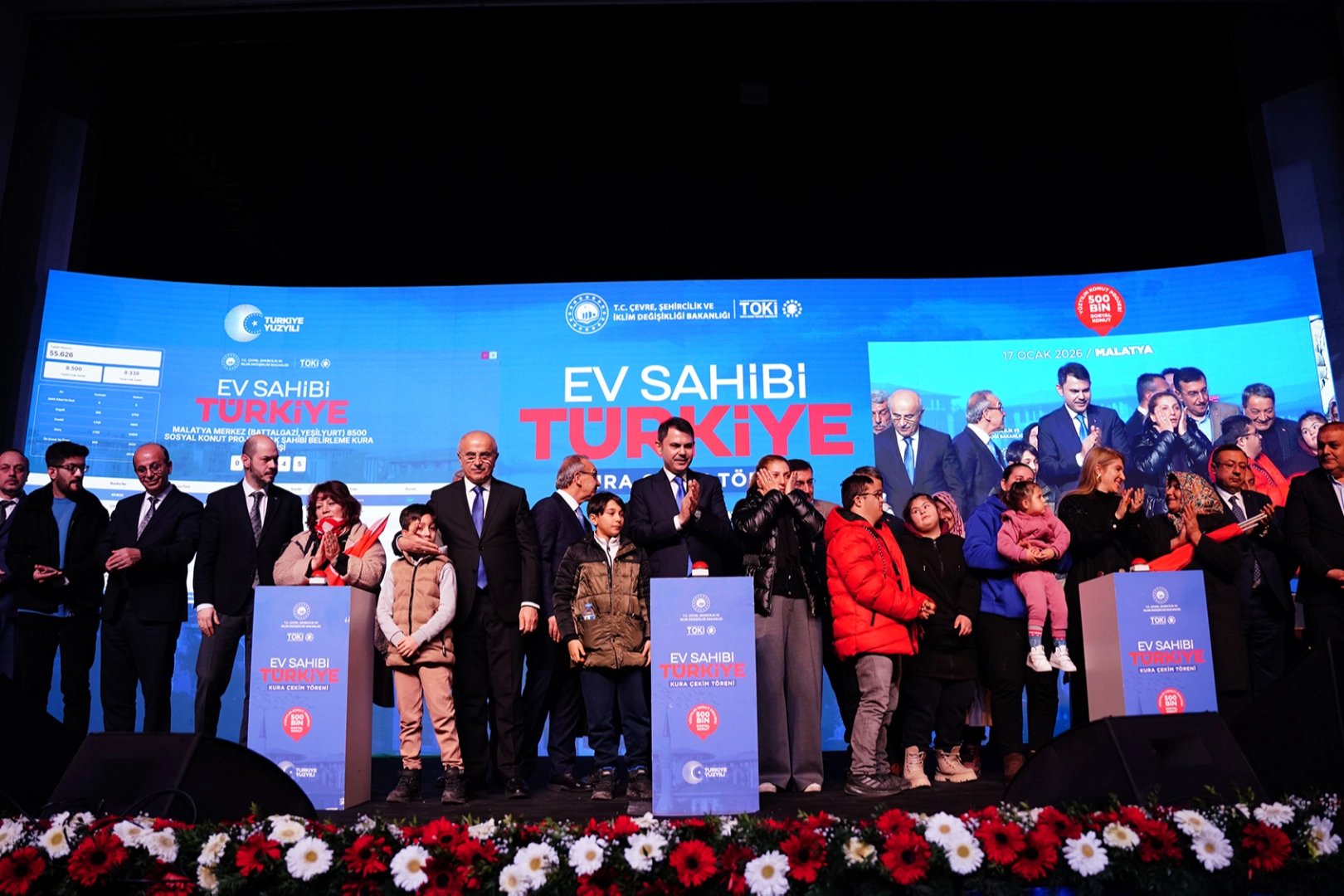 10 bin konut için kuralar çekildi